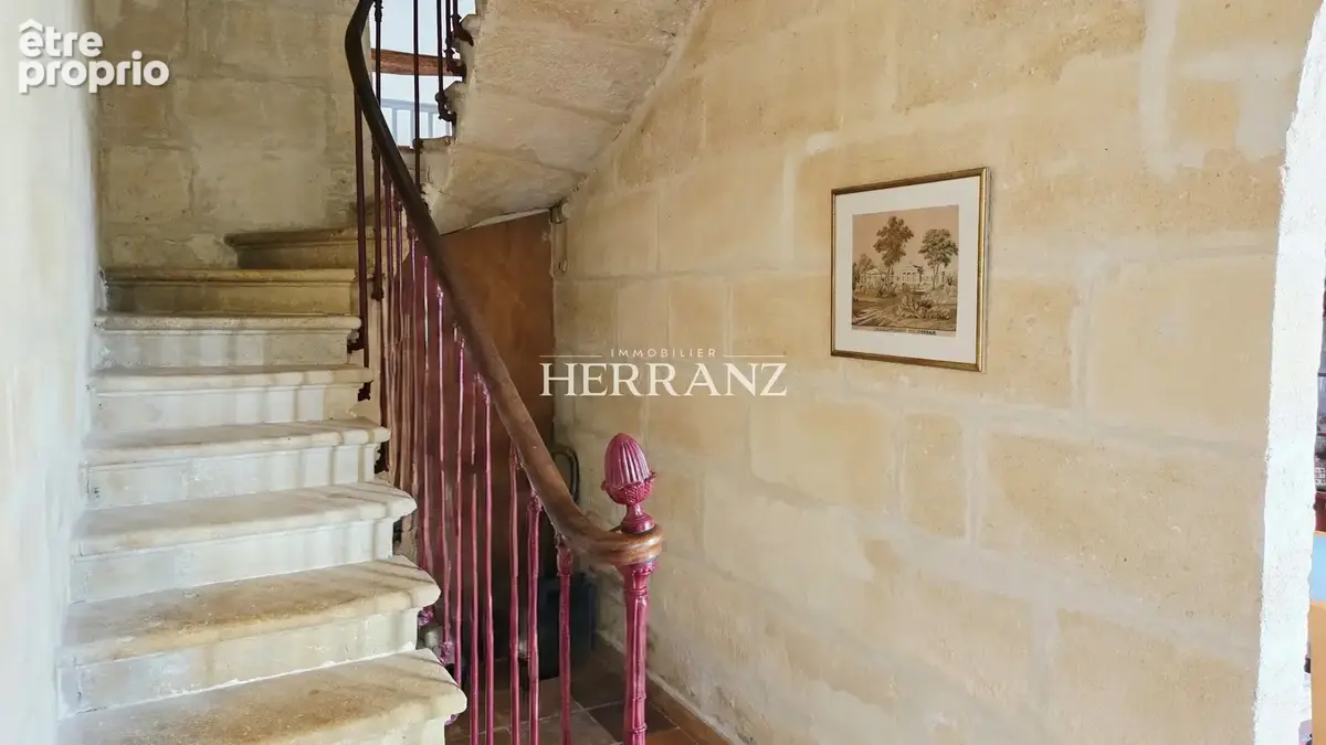 Maison de caractere 277 m2 - - photo 9