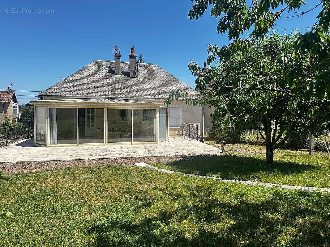 Maison à CERCY-LA-TOUR