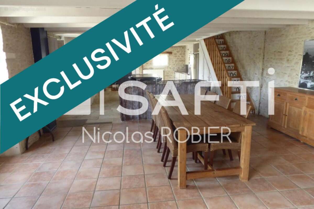 Maison 160 m² à Saint-Christophe-Sur-Roc  - photo 3