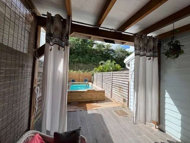 Maison à LES TROIS-ILETS