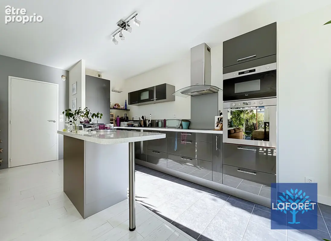 Appartement rez-de-jardin - La Roche Sur Yon 3 pièce(s) 77.35 m2 - photo 4