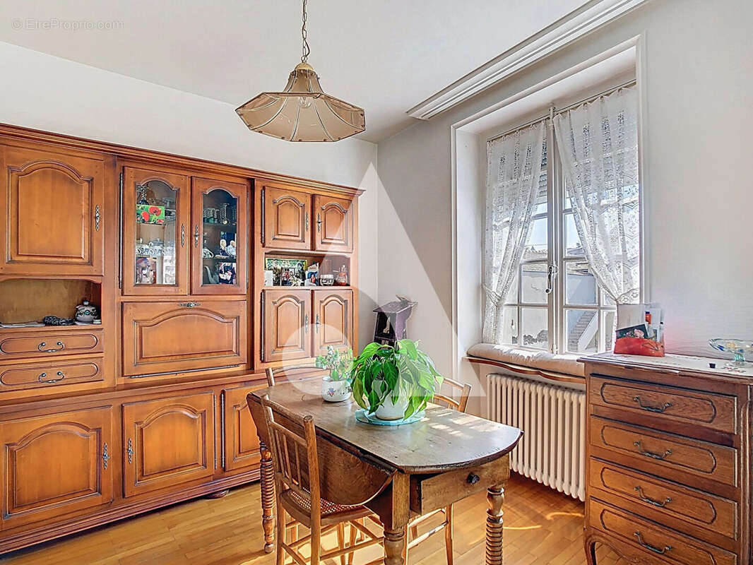 Maison à SAINT-SYMPHORIEN-SUR-COISE