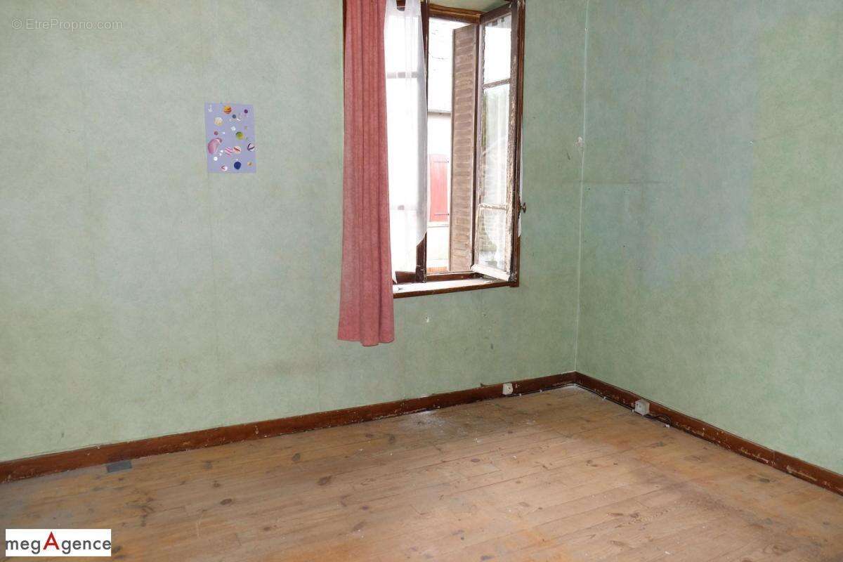 Maison à LAGRAULIERE
