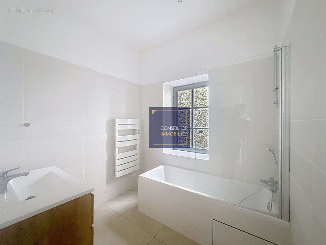 Appartement à SAINT-GENIS-LAVAL