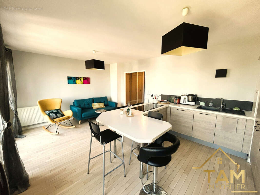 Appartement 60 m² à Saint-Cyr-L'ecole  - photo 3
