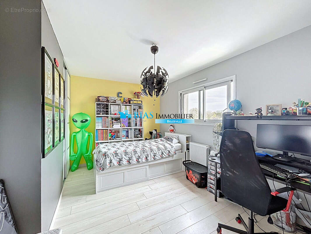 chambre 4 étage - Maison à BEUZEVILLE