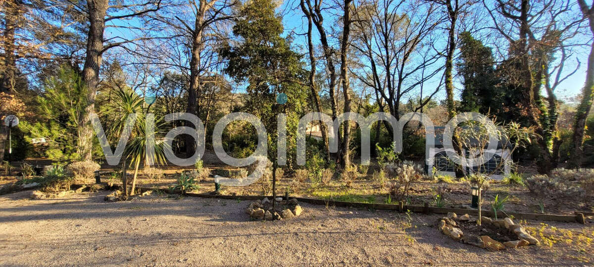 Maison à SAINT-CEZAIRE-SUR-SIAGNE