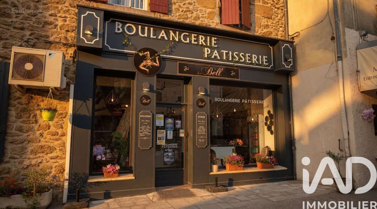 Photo 1 - Commerce à AUBIGNAN