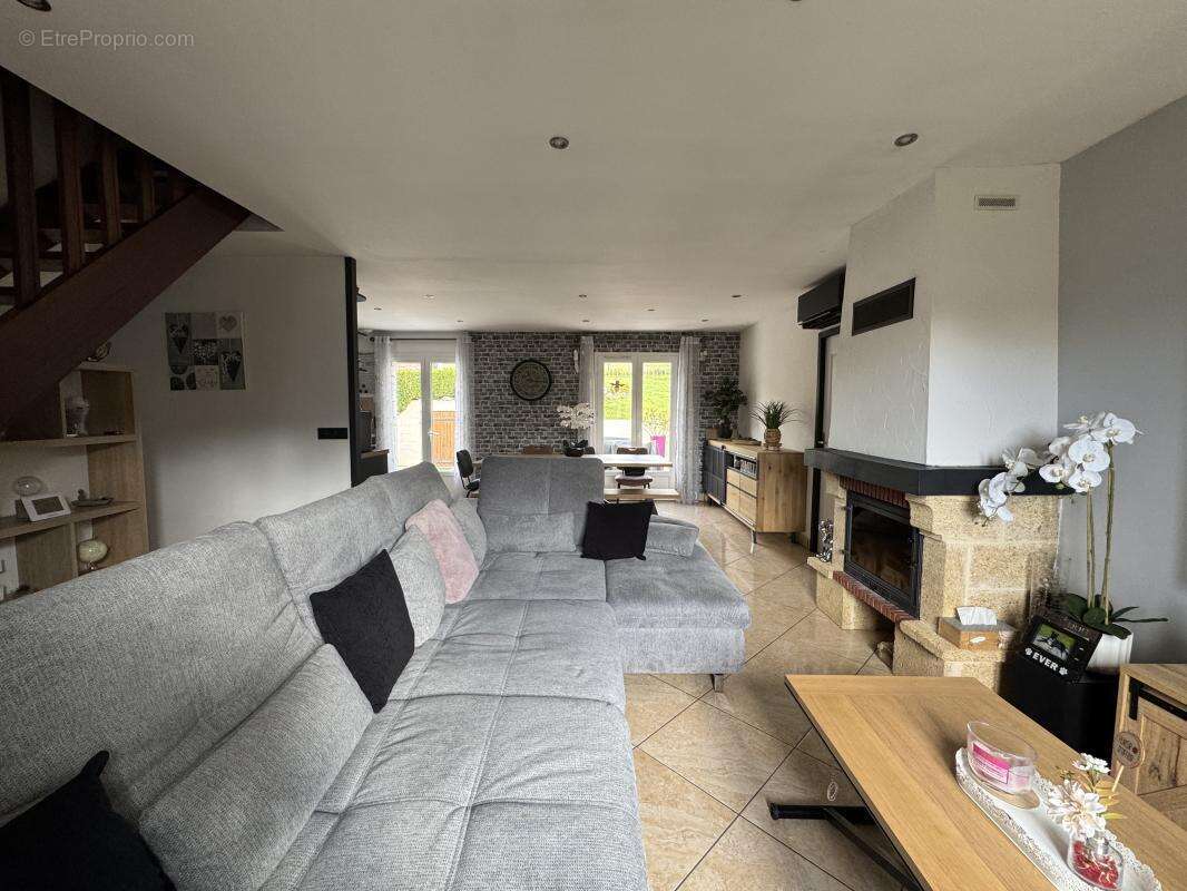 Maison à PONT-SUR-YONNE