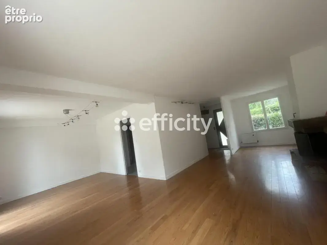 Maison 7 pièces 168 m² à vendre à Savigny-Le-Temple (77176) - photo 16