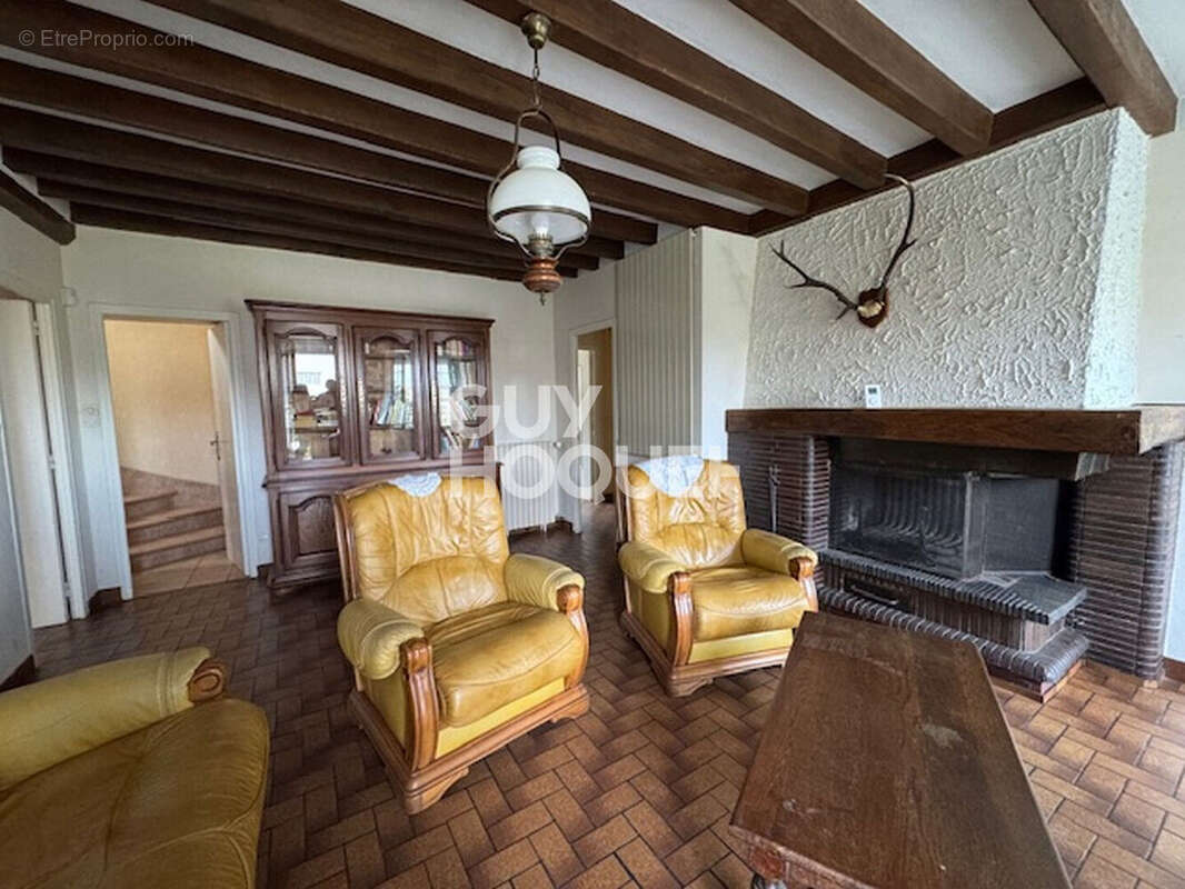 Maison à MONTGENOST