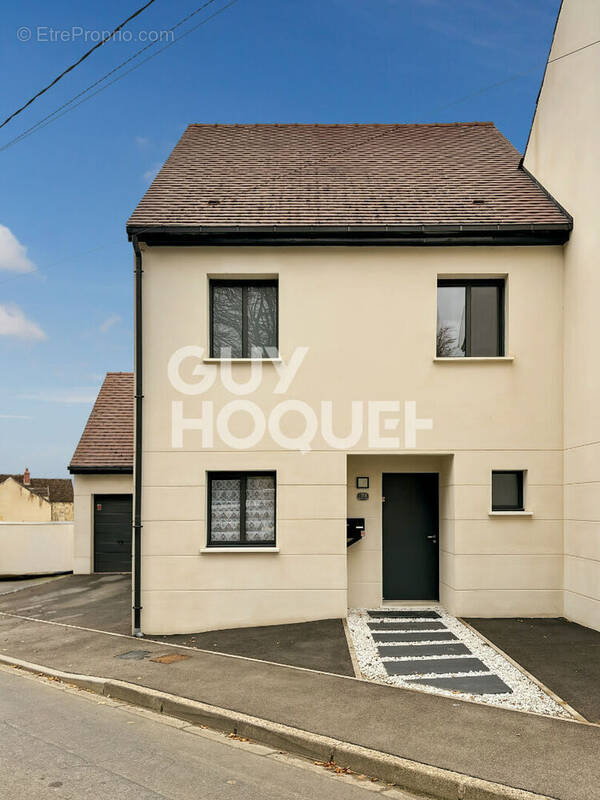 Maison à FONTENAY-TRESIGNY