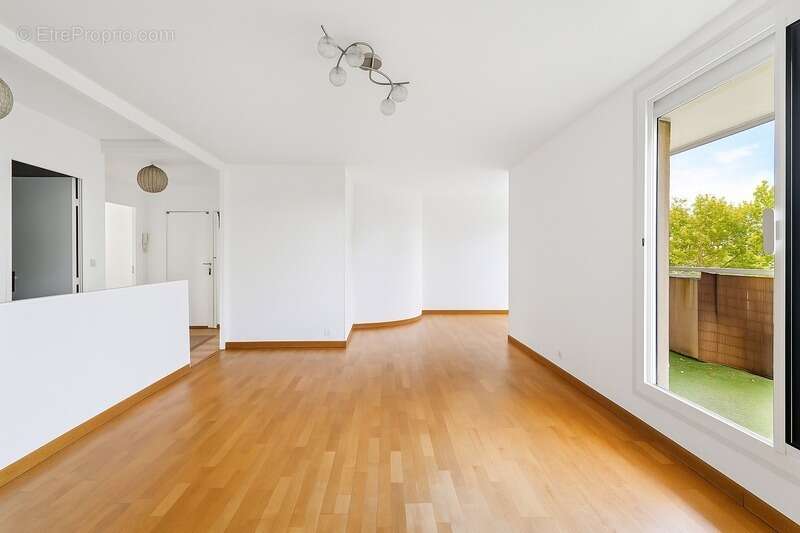 Appartement à SAINT-MAUR-DES-FOSSES