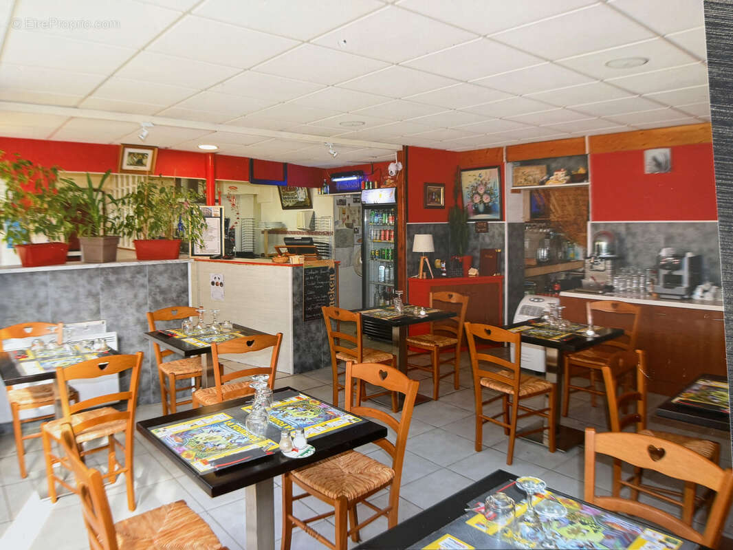 Commerce à LA FOUILLADE