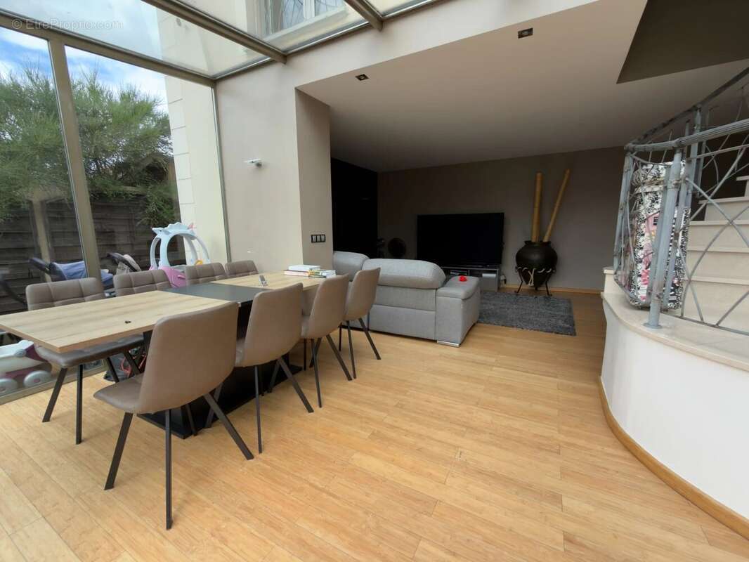 Maison à LE RAINCY