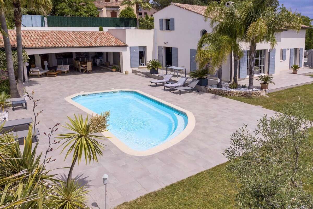 Maison à VALBONNE