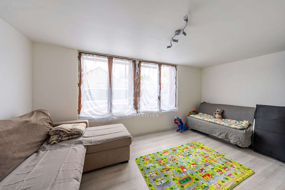 Maison à SAINT-GERMAIN-LES-ARPAJON