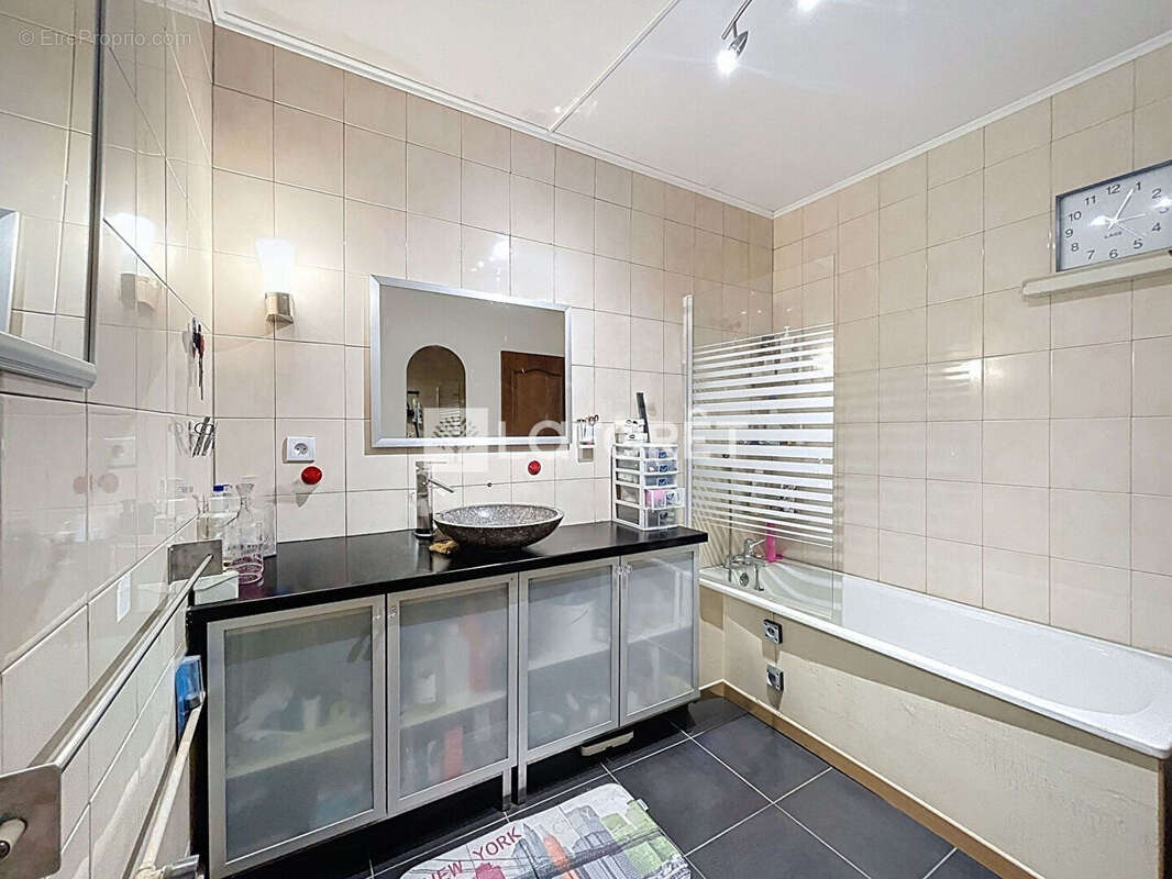 Appartement à RILLIEUX-LA-PAPE