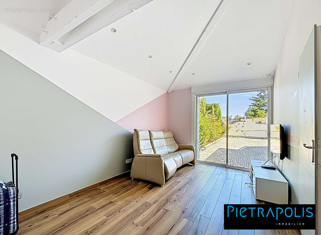 Maison 153 m² à Lachassagne  - photo 9