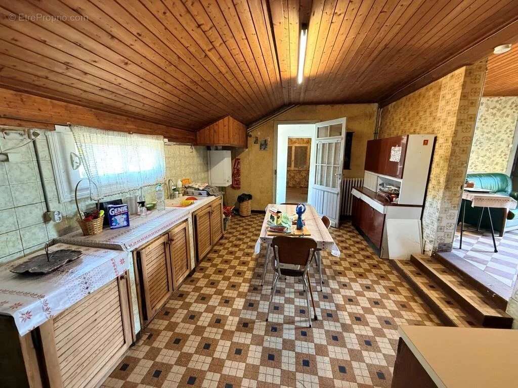 St savin maison plain-pied a 400 m des commerces - photo 2