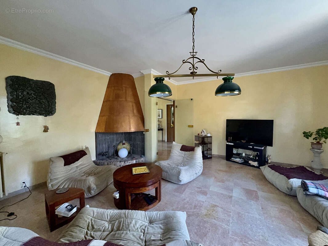 Maison à VILLENEUVE-LES-AVIGNON