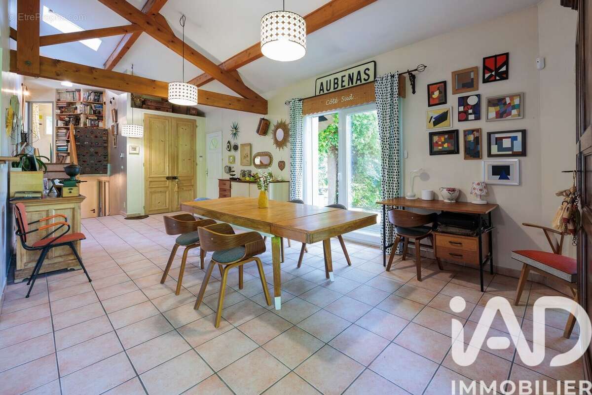 Photo 3 - Maison à SAINT-GENIS-LES-OLLIERES