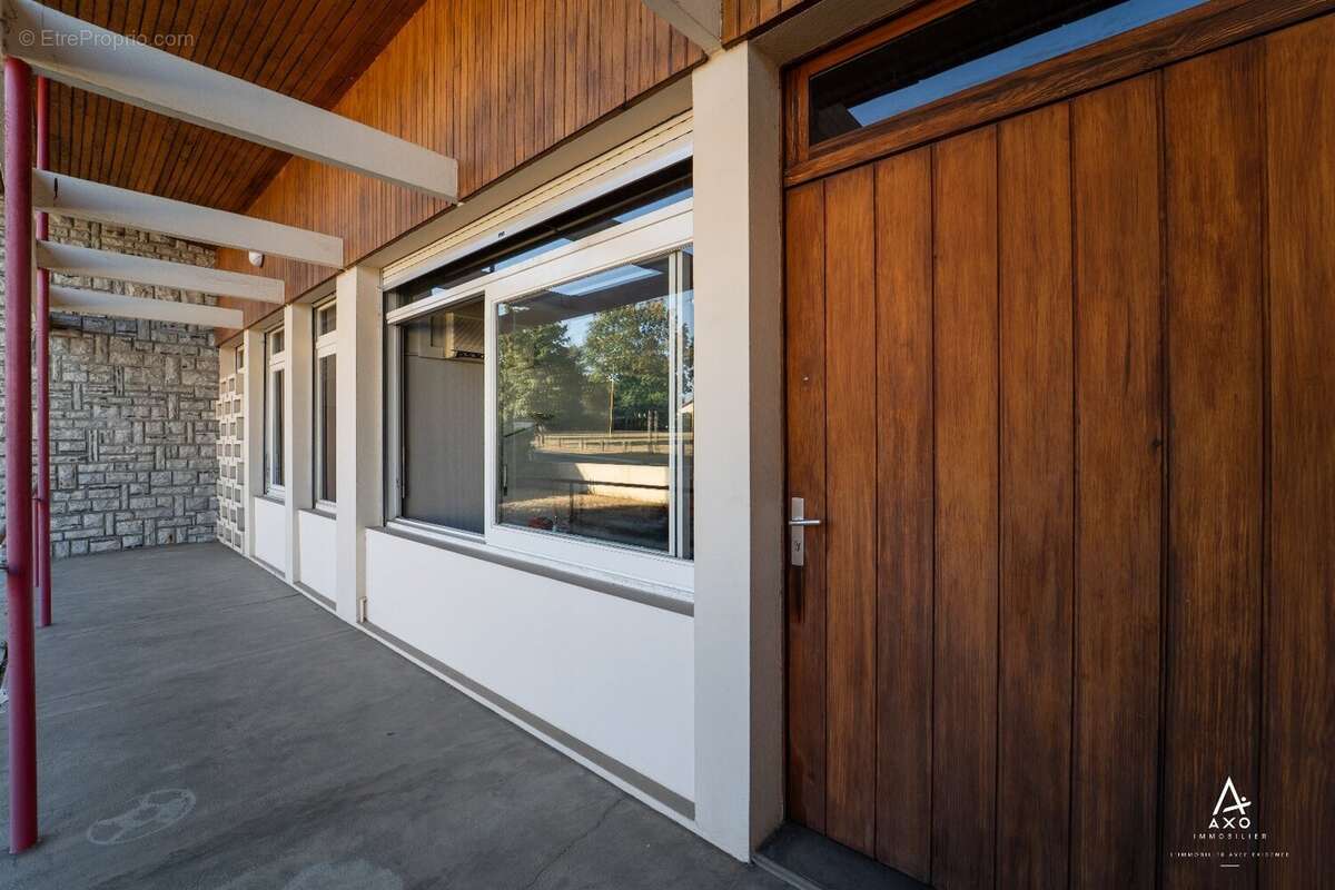 Maison d'architecte de plain pied avec garage - photo 2