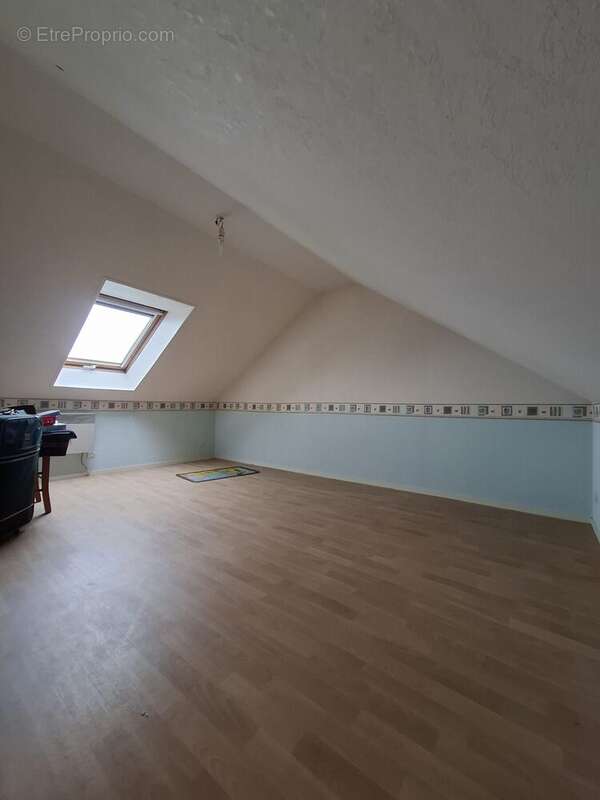 Maison 96 m² à La Bazoge  - photo 7
