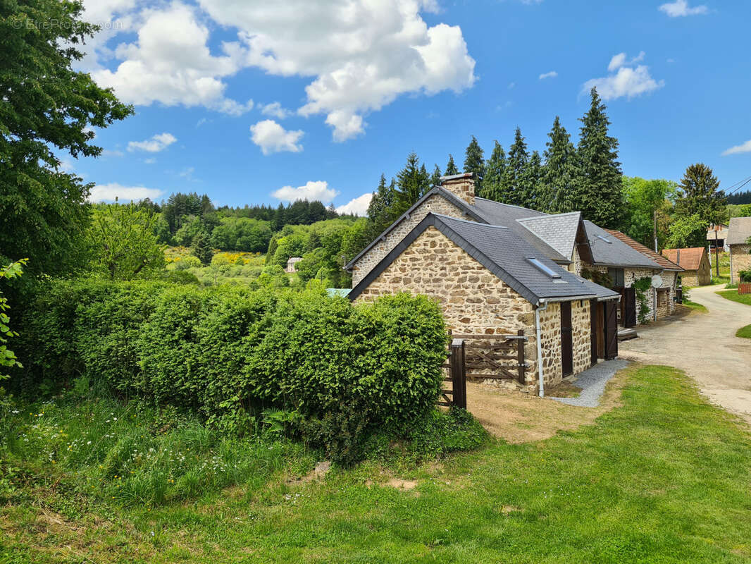 Maison à EYMOUTIERS