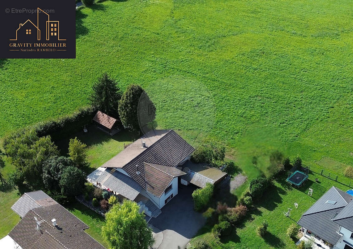 Maison à SCIENTRIER