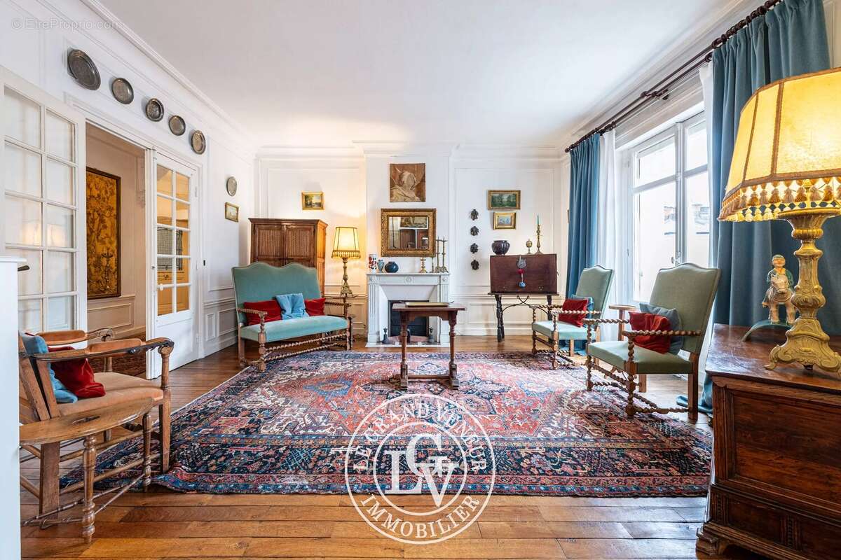 Appartement à FONTAINEBLEAU