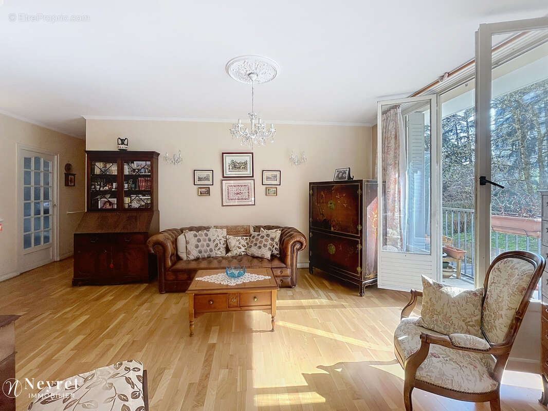 Appartement à OULLINS