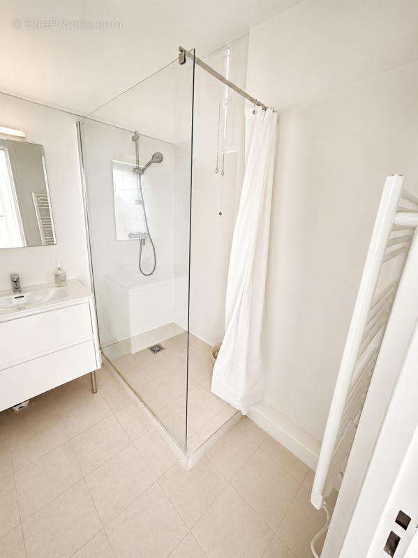 Appartement à MARSEILLE-2E