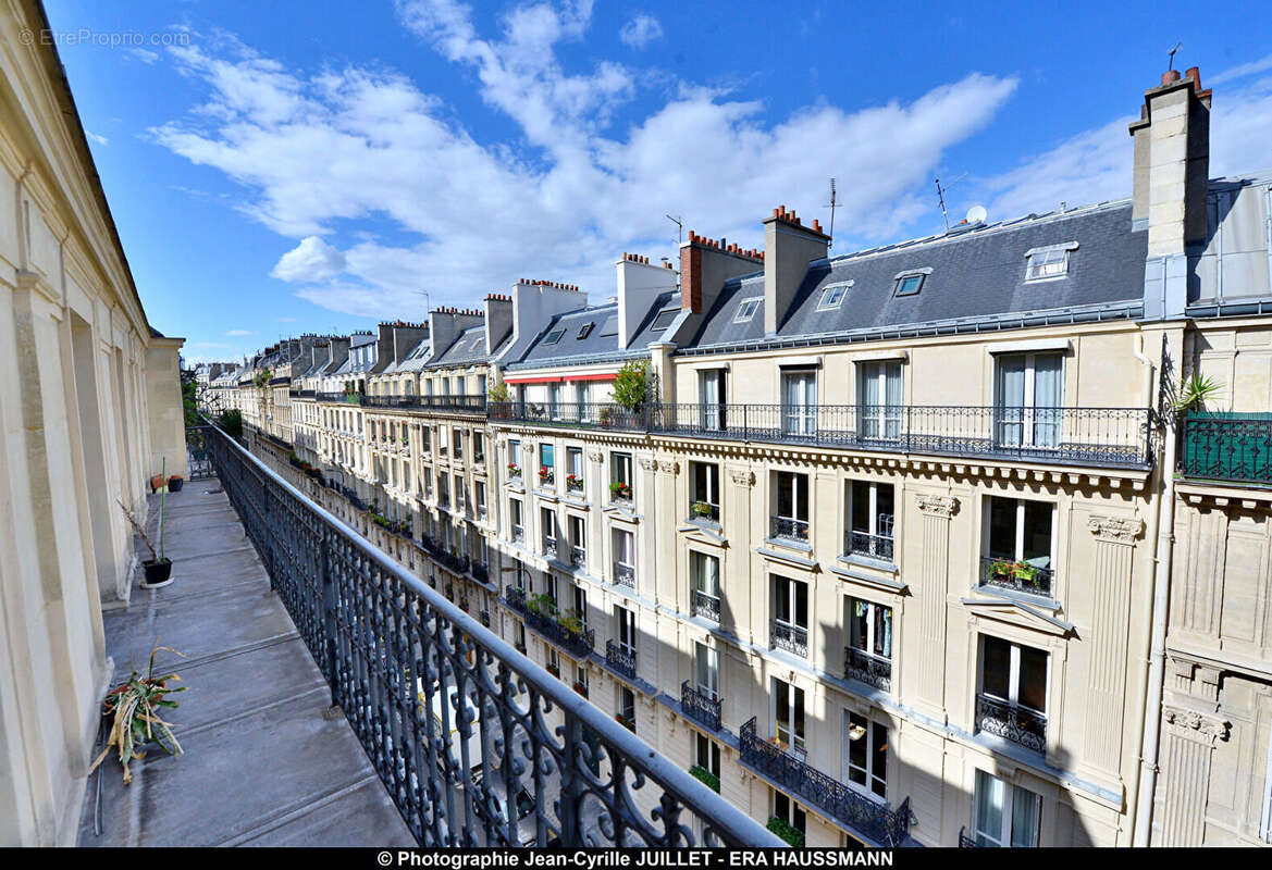 Appartement à PARIS-8E