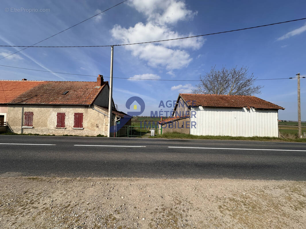 Maison à RONGERES
