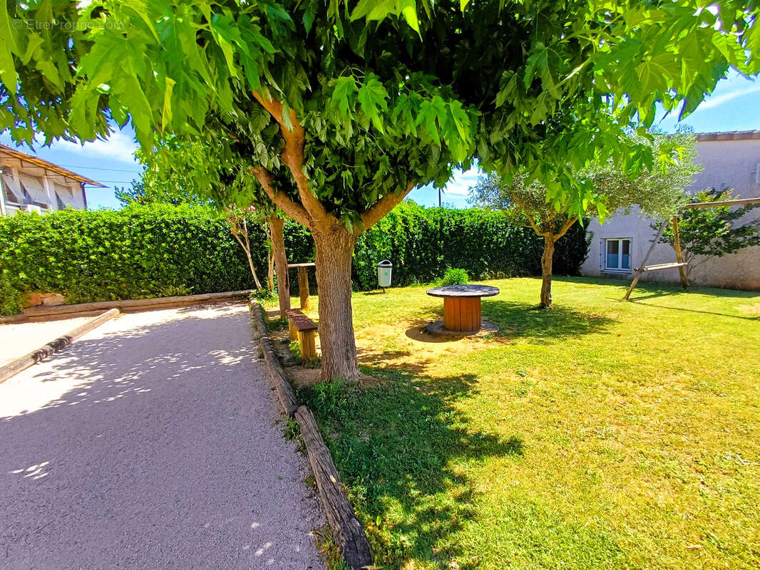 Appartement T5 duplex, vue et terrasse (Mimosa), parking dans résidence avec piscine, parc et terrain de pétan - photo 15