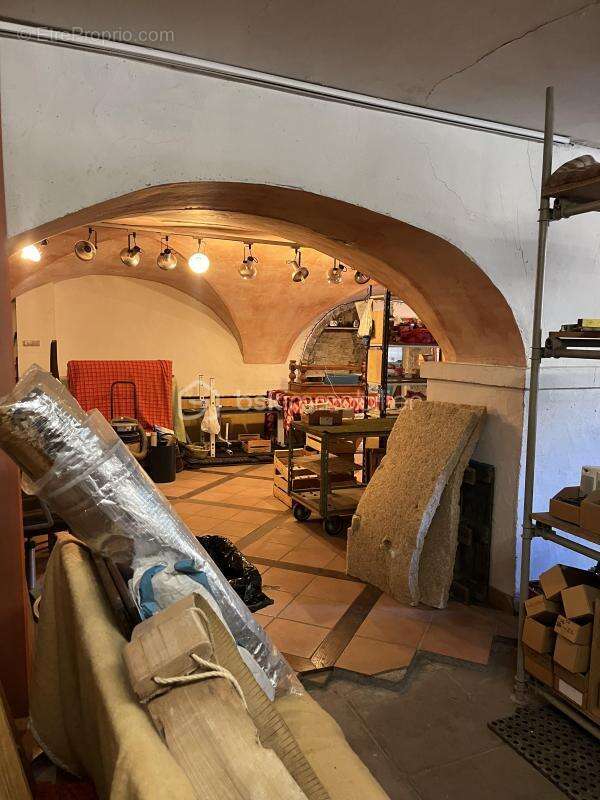 Commerce à MOUTIERS