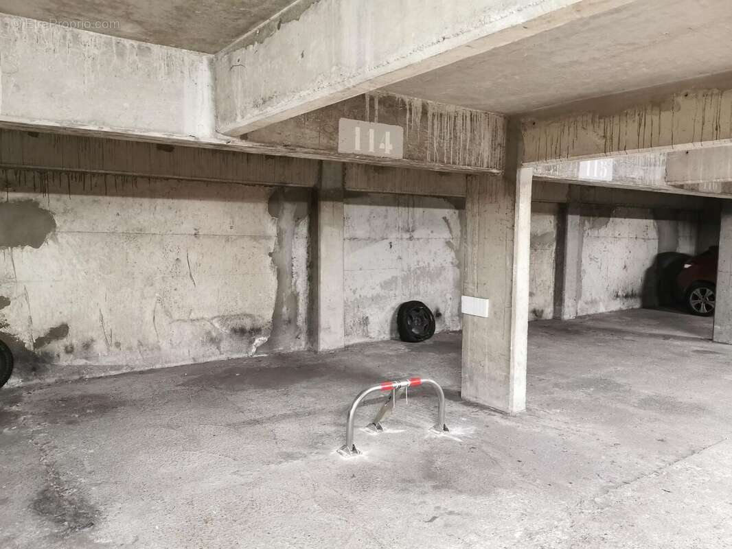 Parking à PARIS-19E