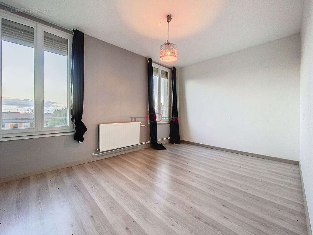 Maison à SAINTE-MENEHOULD