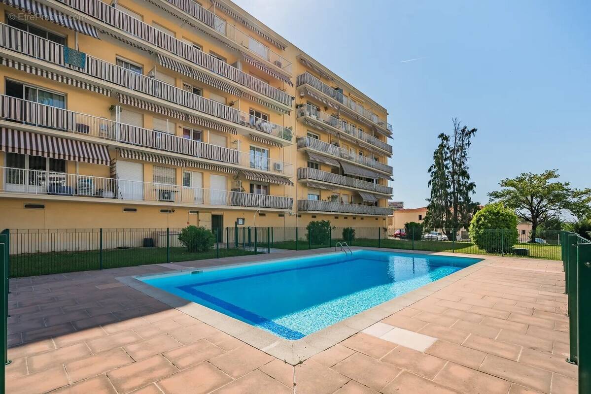 Appartement à LE CANNET
