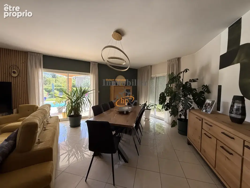 Vente Maison avec piscine de 178m2 à SAINT AFFRIQUE - photo 5
