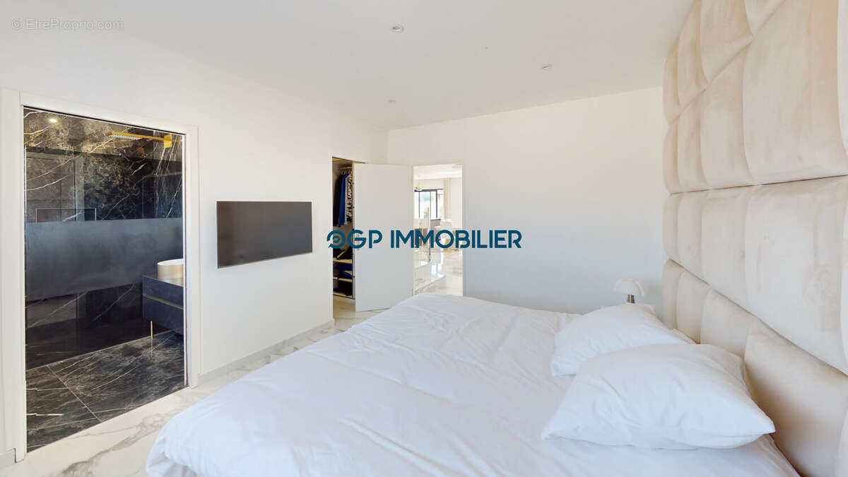 Maison à LA SALVETAT-SAINT-GILLES