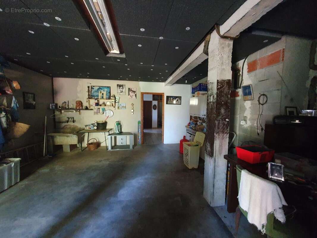 garage - Maison à CAHORS