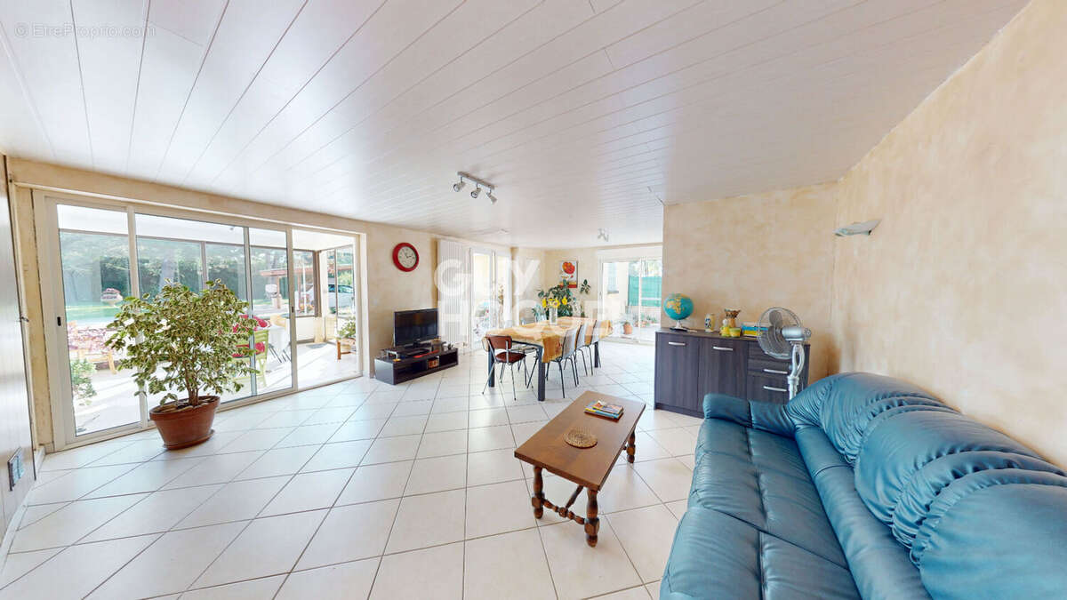 Maison à ETOILE-SUR-RHONE