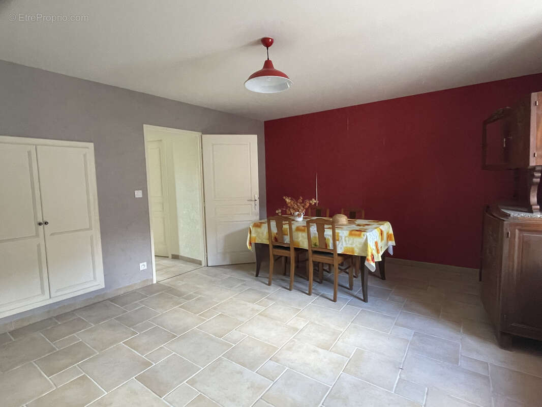 Maison à CHAMPROUGIER