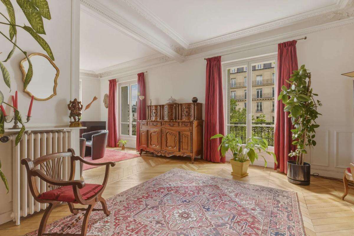 Appartement à PARIS-14E