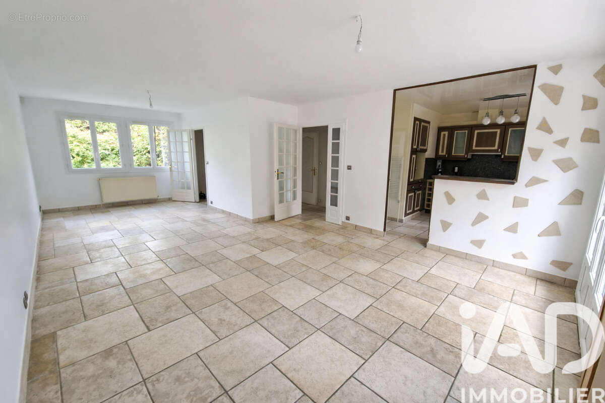 Photo 2 - Maison à VARENNES-JARCY