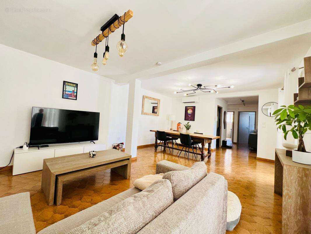 Maison à SIX-FOURS-LES-PLAGES