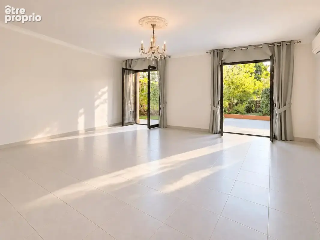 Appartement à ROQUEBRUNE-CAP-MARTIN