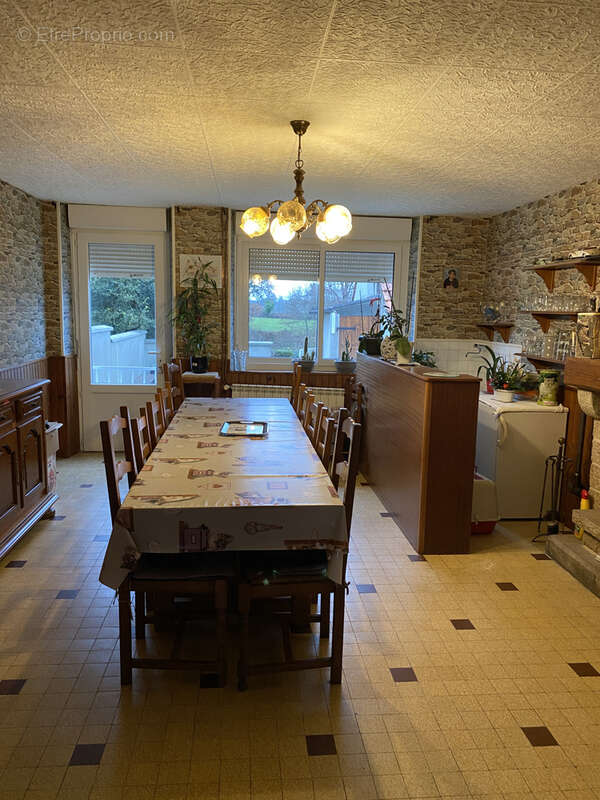 Maison à SAINT-SULPICE-LES-FEUILLES